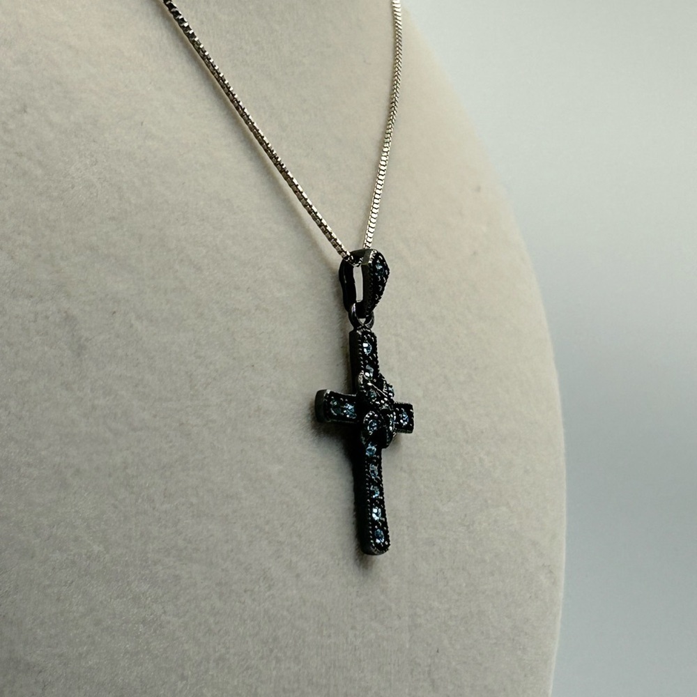 925 Silver Thai Cross Pendant Necklace Black with Blue Crystals Chain PGDA Italy - Picture 5 of 15